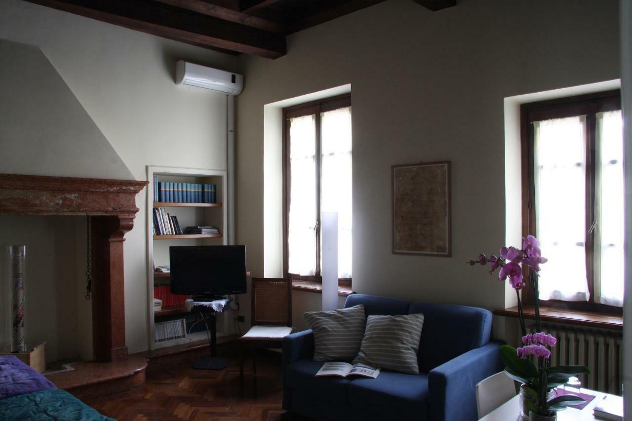 B&B Casa Dei Poeti Mantova Eksteriør billede